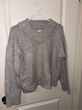 Abercrombie & Fitch Light Grey Knit Sweater